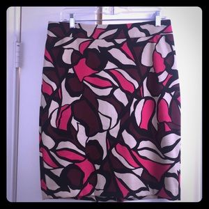 Patterned Jones of New York pencil skirt ✏️